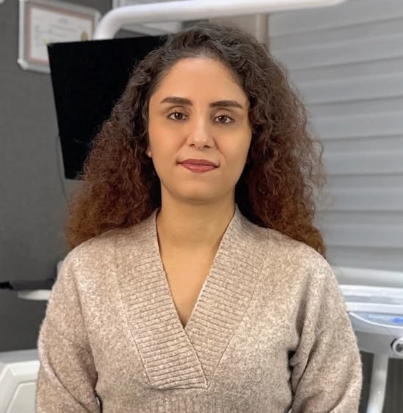 Diş Hekimi Özge Bolat